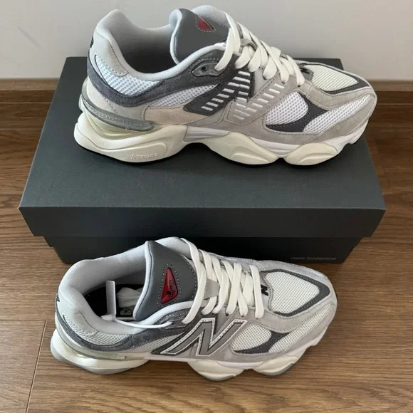 New Balance 9060 Sneakers In Grey 8.5 US - Picture 4 of 6
